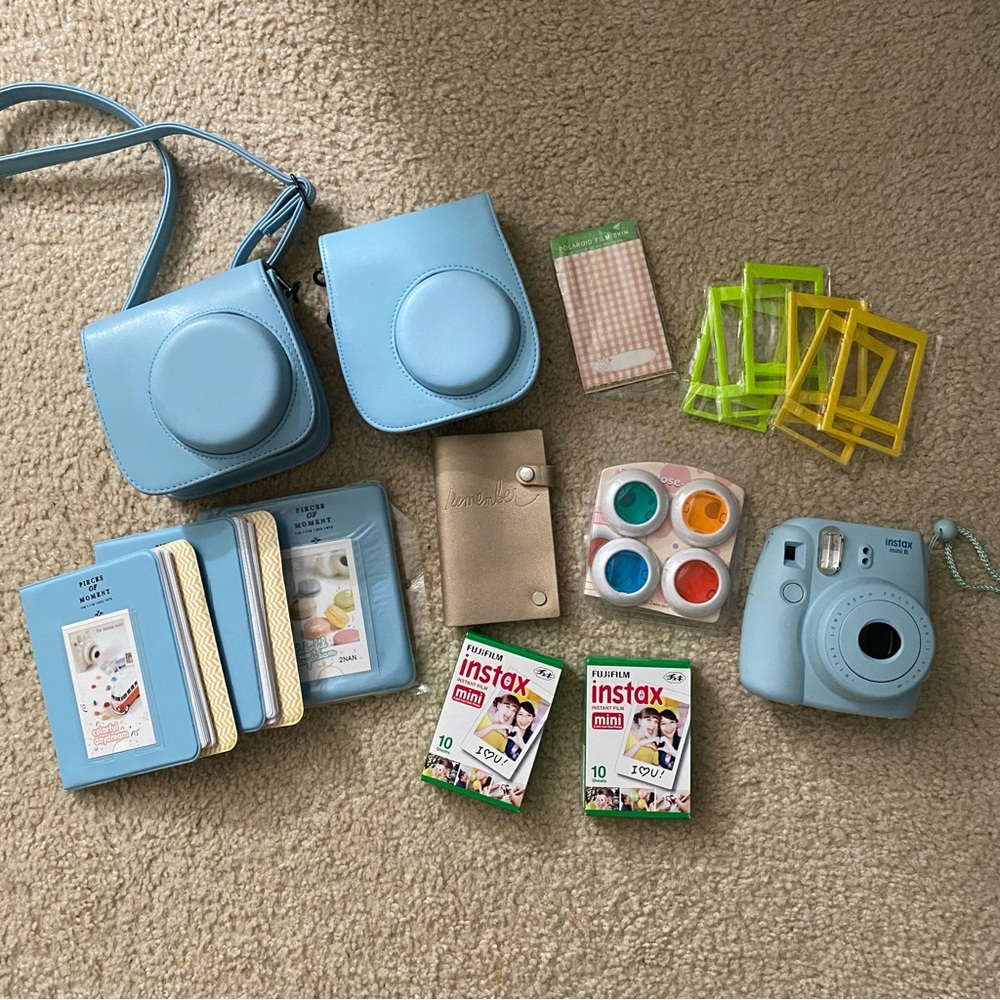 Polaroid Instax Mini 8 & Accessories